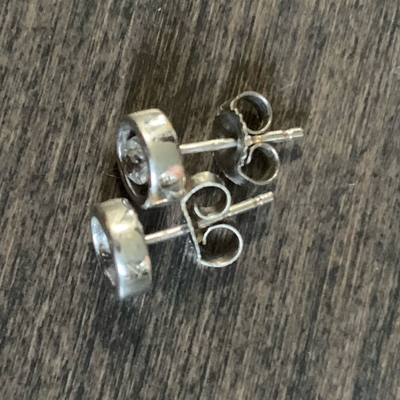 0.20 CTW 10K White Gold Diamond Stud Earrings - Picture 4 of 4